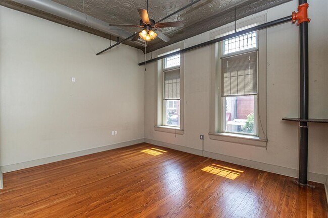 Building Photo - Nash Street Lofts Unit E