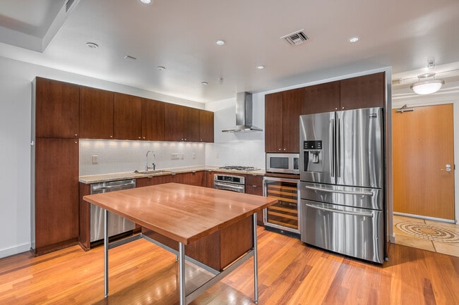 Building Photo - The Meriwether