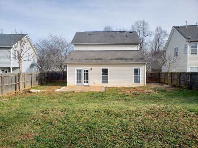 Building Photo - 1127 Fieldstone Dr