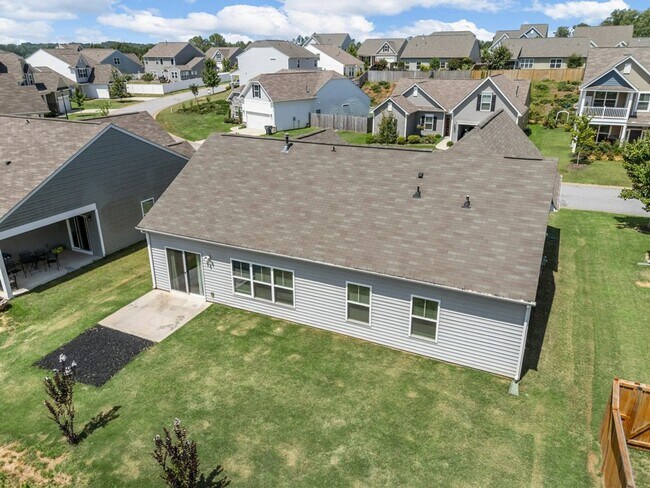 Building Photo - Stylish 3BR/2BA Home with Bonus Room in Gr...