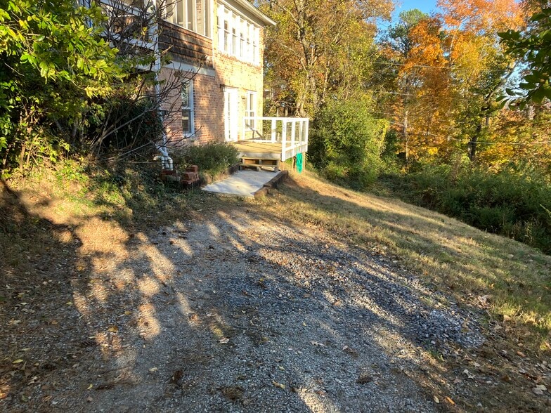 Primary Photo - 100 Island Ave