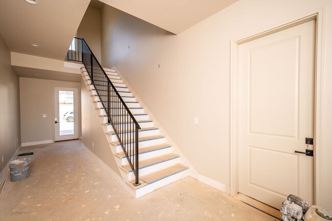 Building Photo - 3BR/3BA For Rent