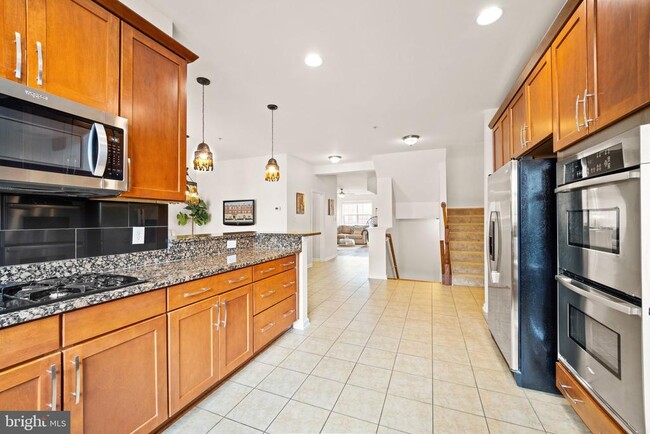 Building Photo - 22721 Beacon Crest Terrace