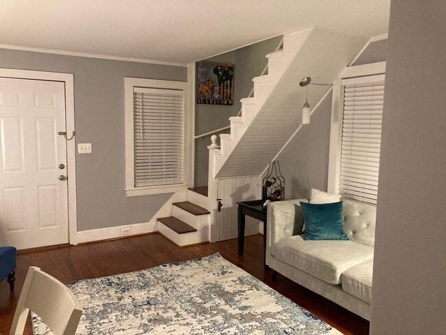 Living Room - 252 Loudoun St SW