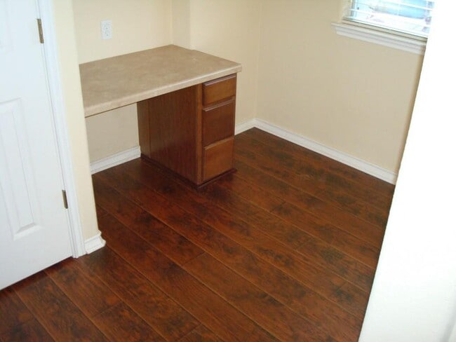 Building Photo - 2670 Crazyhorse Pass