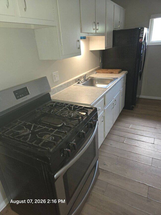 Building Photo - 1455 Struble Ave NE