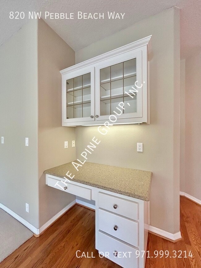 Building Photo - 820 NW Pebble Beach Way