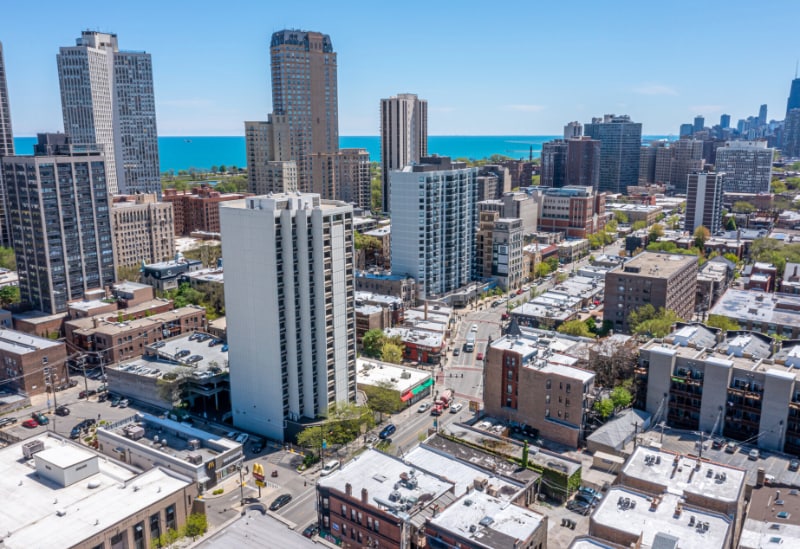 Building Photo - 2619 N Clark St