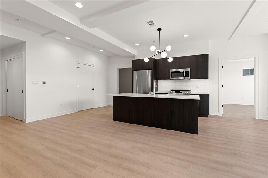 Building Photo - 1801 W Grand Ave