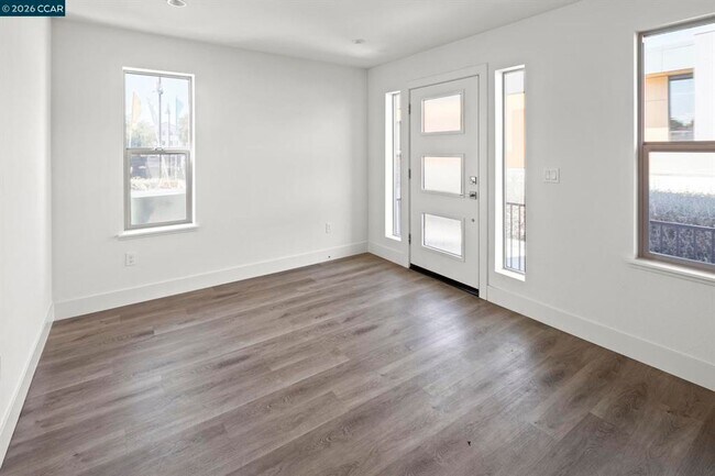 Building Photo - 2802 Chattelton Ln., San Pablo