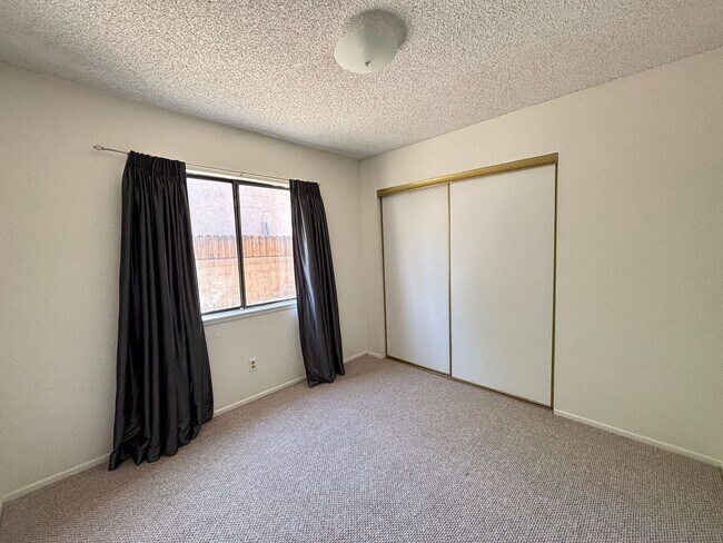 Building Photo - Charming East Lancaster Home