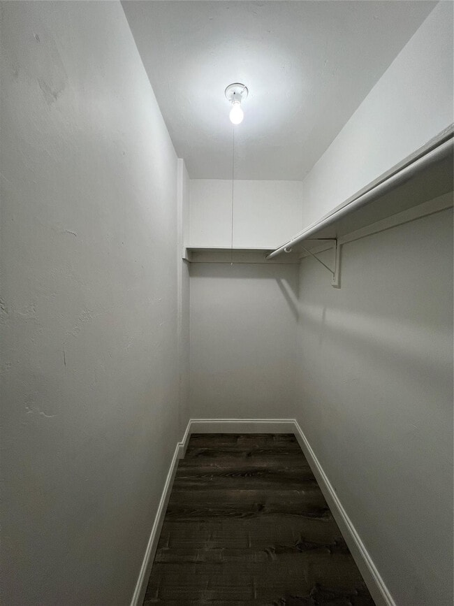 Building Photo - 1201 SE 2nd Ct