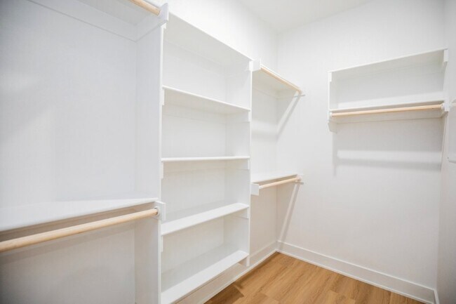 Building Photo - 4 Romine Pl