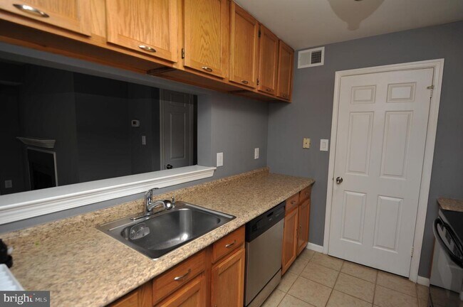 Building Photo - 5707 Olde Mill Ct