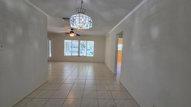 Building Photo - 7002 NW 71st Ave