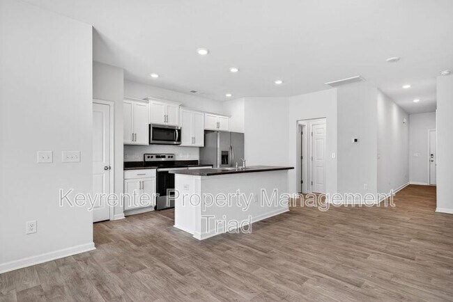 Building Photo - 3705 Nathans Wy