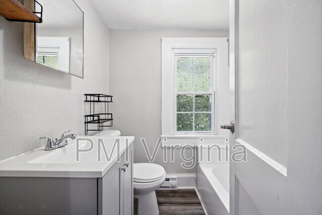 Building Photo - 522 Portsmouth Blvd