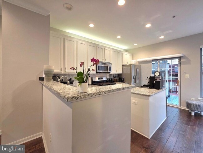 Building Photo - 5300 Arapaho Ln