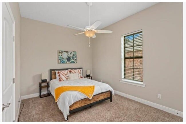 Building Photo - 3895 Jasmine Blvd