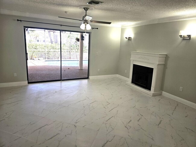 Building Photo - 4045 Birchwood Dr