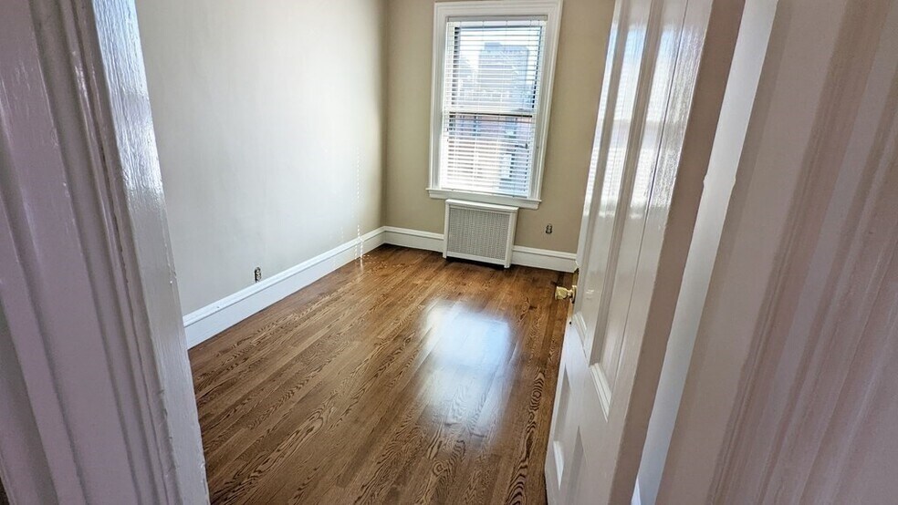 Building Photo - 388 Beacon St