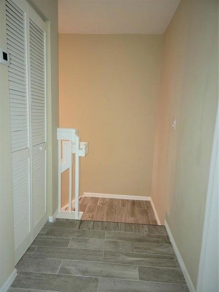 Building Photo - 233 River Bluff Ln