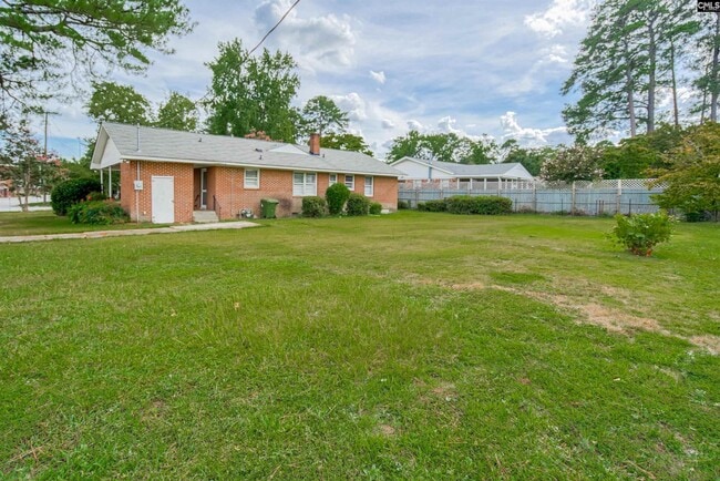 Building Photo - 700 Jansen Ave