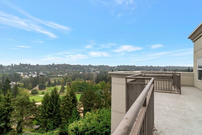 Building Photo - Amazing West Seattle 2 bedroom 2 bath W/S/...