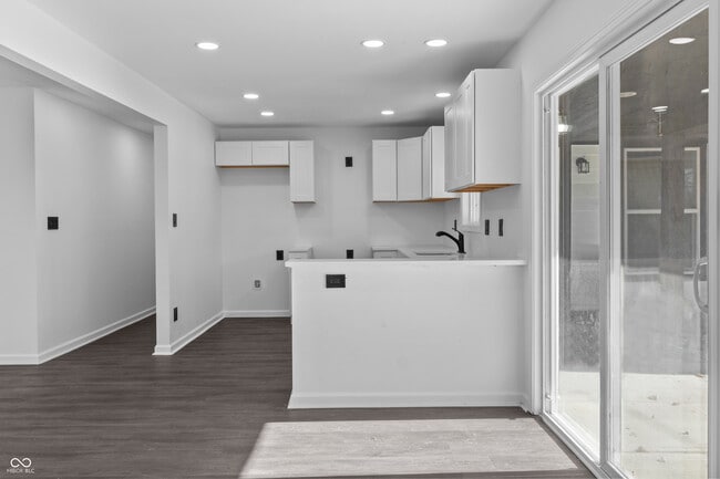 Building Photo - 804 S Albany St