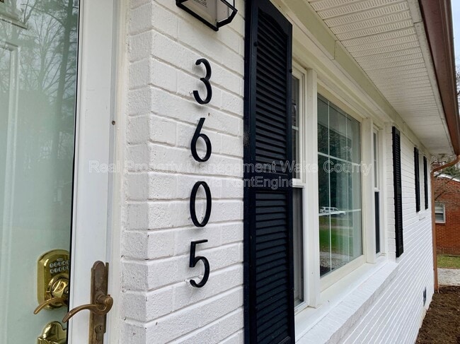 Building Photo - 3605 Cranston Rd