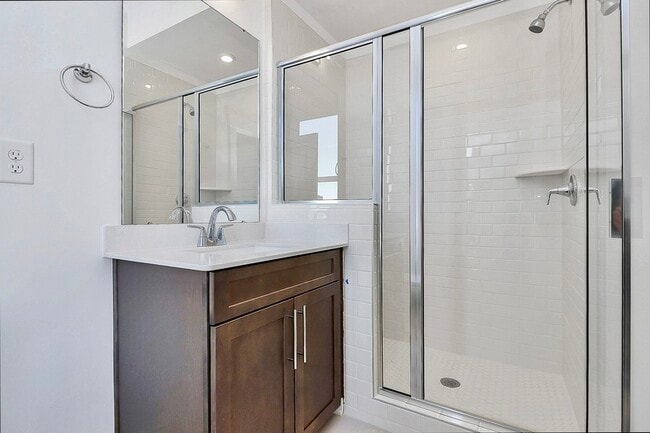 Building Photo - 5027 Duchess Dr