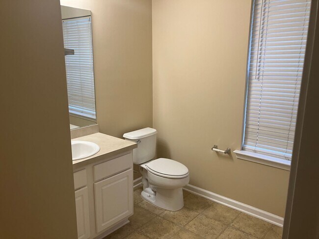 Building Photo - 3BR / 2.5 BA  At Bluffton Park