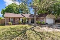 Building Photo - 425 Whirlaway Ct