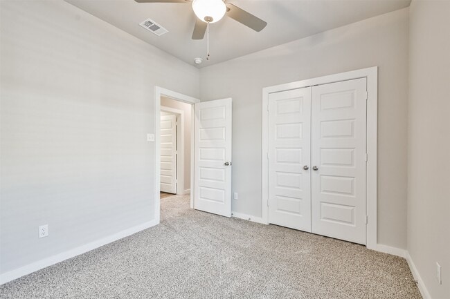 Building Photo - 9800 Grosbeak Ln