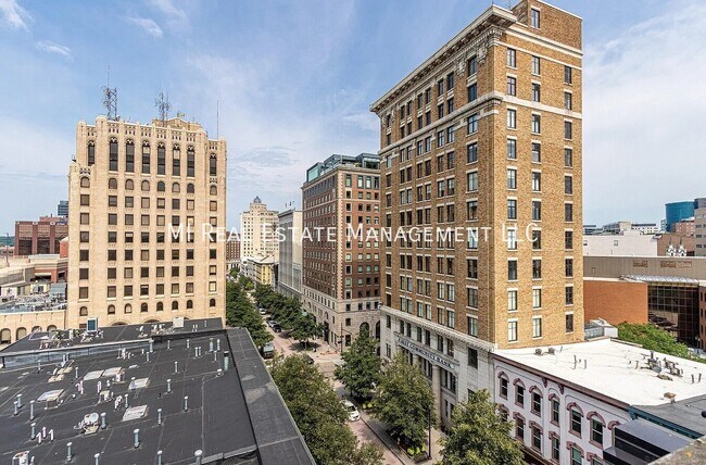 Building Photo - 49 Monroe Center St NW