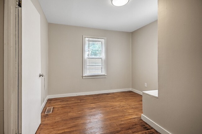 Building Photo - 707 Tuggle Hill Rd