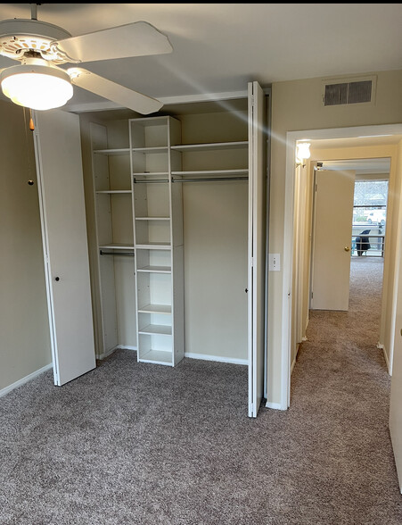 Building Photo - 7531 Spring Lake Dr