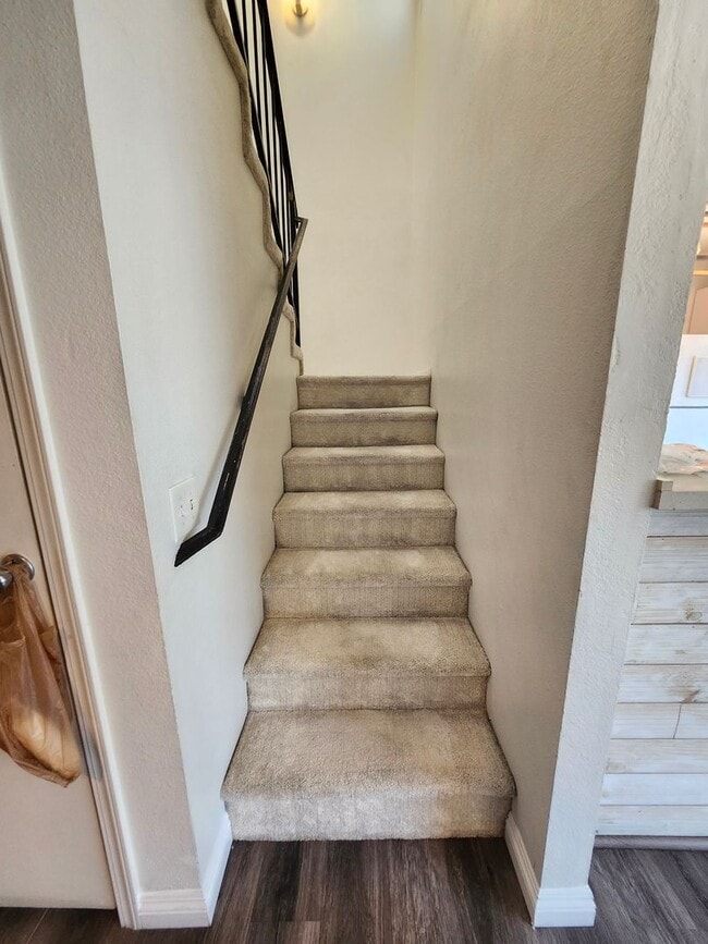 Building Photo - 3-Story Condo in West Covina