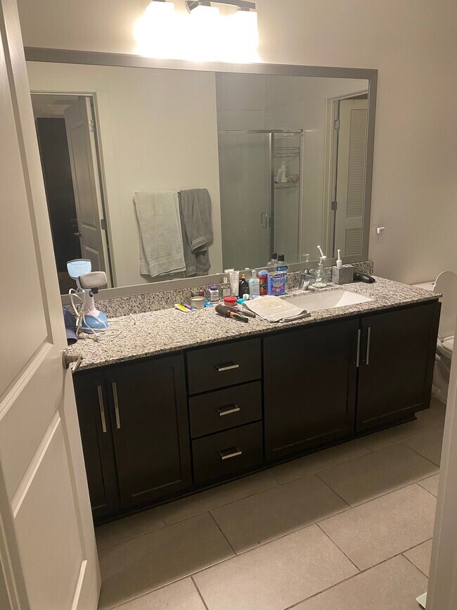 Building Photo - 1221 Division St