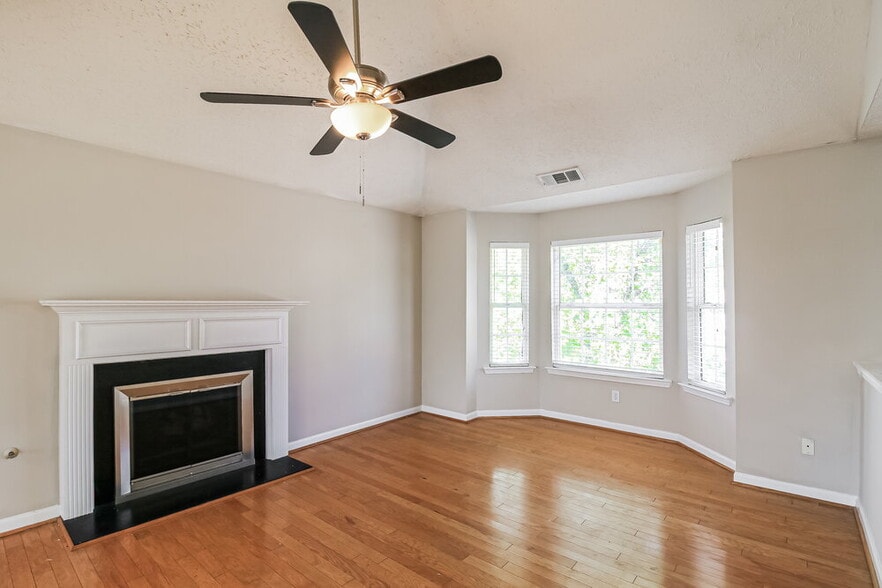 Building Photo - 1309 Kent Manor