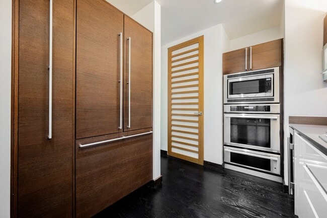 Building Photo - Waldorf Astoria Las Vegas- 1 bed .5 bath on the 39th floor!