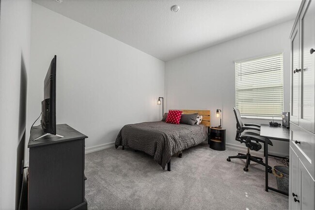 Building Photo - 6834 115th St E