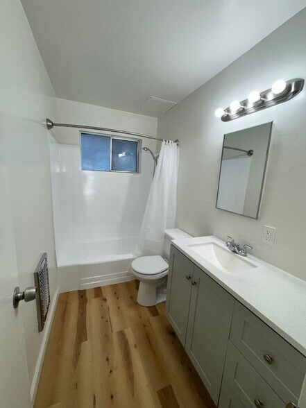 Building Photo - 5855 Carlton Way
