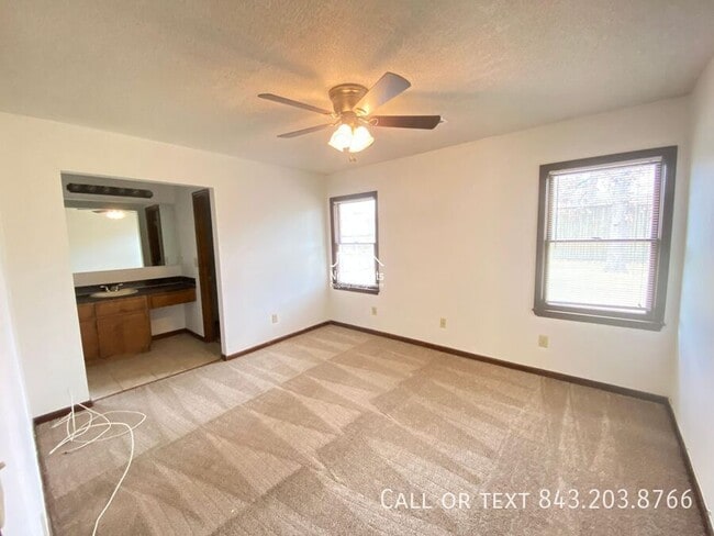Building Photo - 417 Surfside Dr
