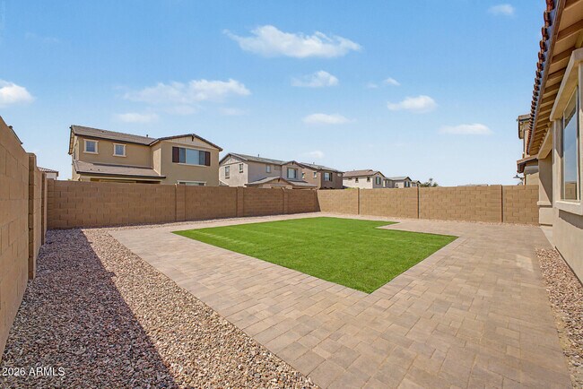 Building Photo - 21505 E Sparrow Dr