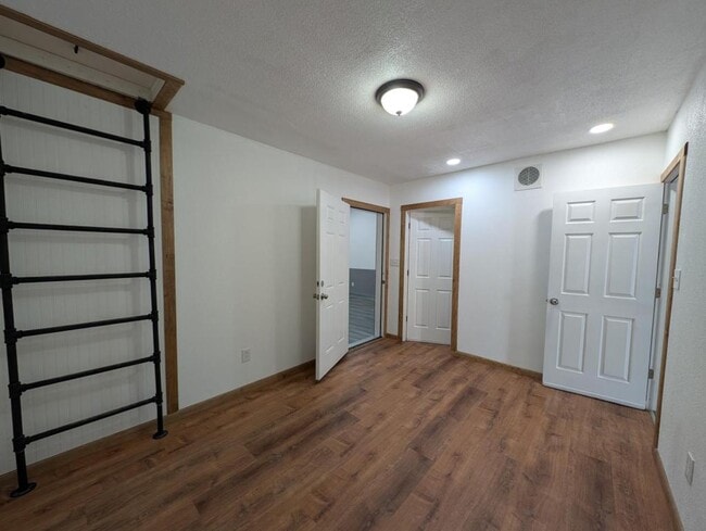 Building Photo - 205 Colorado Ave