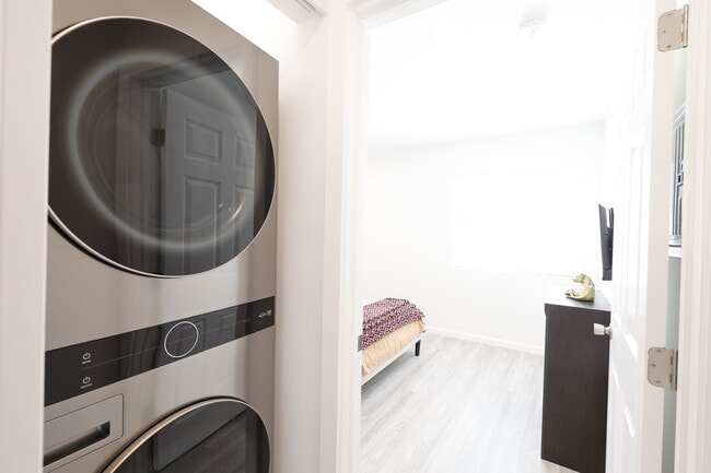 Building Photo - 18623 Bryant St