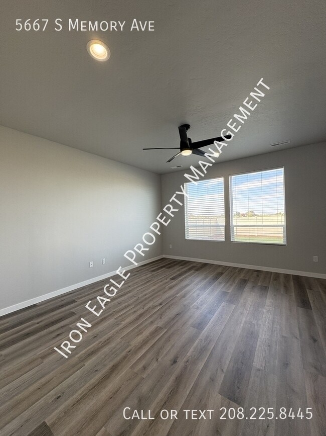 Building Photo - 5667 S Memory Ave