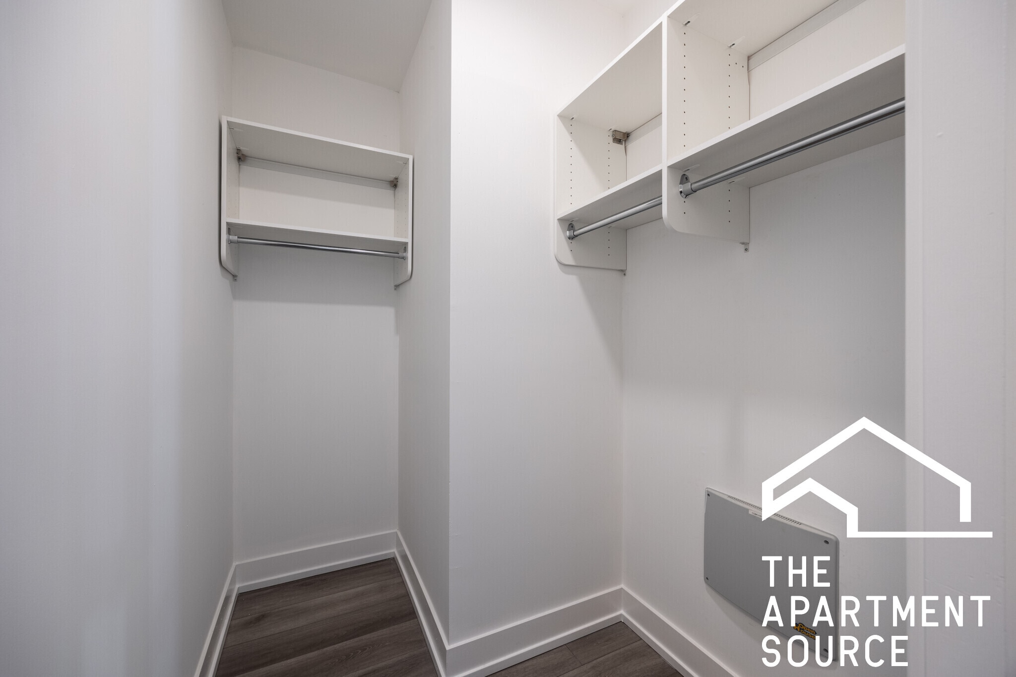 Building Photo - 3925 N Janssen Ave