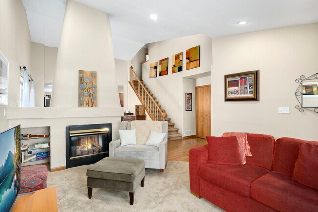 Building Photo - 1626 Foxhall Ct